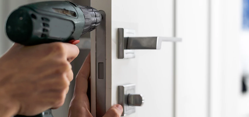 Locksmith For Lock Replacement Near Me in Covina, CA