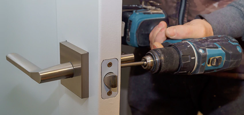 Broken Door Handle Lock Repair in Covina, California