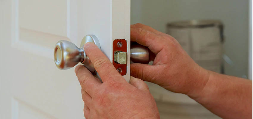 AAA Locksmiths For lock Replacement in Covina, California